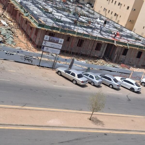 1048a310 b8f4 4095 9339 274ec9967b99 600x600