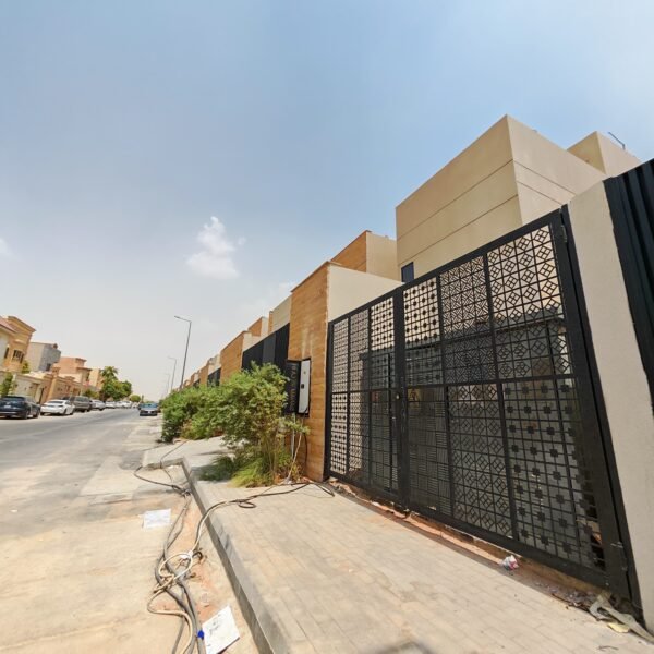 9810b5ed c64d 4c9f 98ea 16625cfef832 600x600