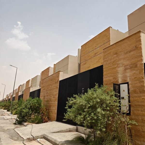 B15756ce 7075 4949 9c5f 8481ef223938 600x600