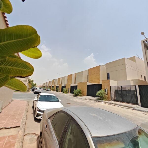 Cb2867fe 89f2 4ddf 9860 c315fa9d8129 600x600